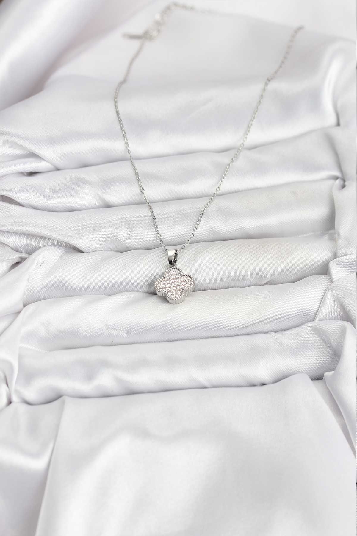 316L Çelik Zincir Gümüş Renk Zirkon Taşlı Yonca Model Kadın Kolye - TJ-BKO10772