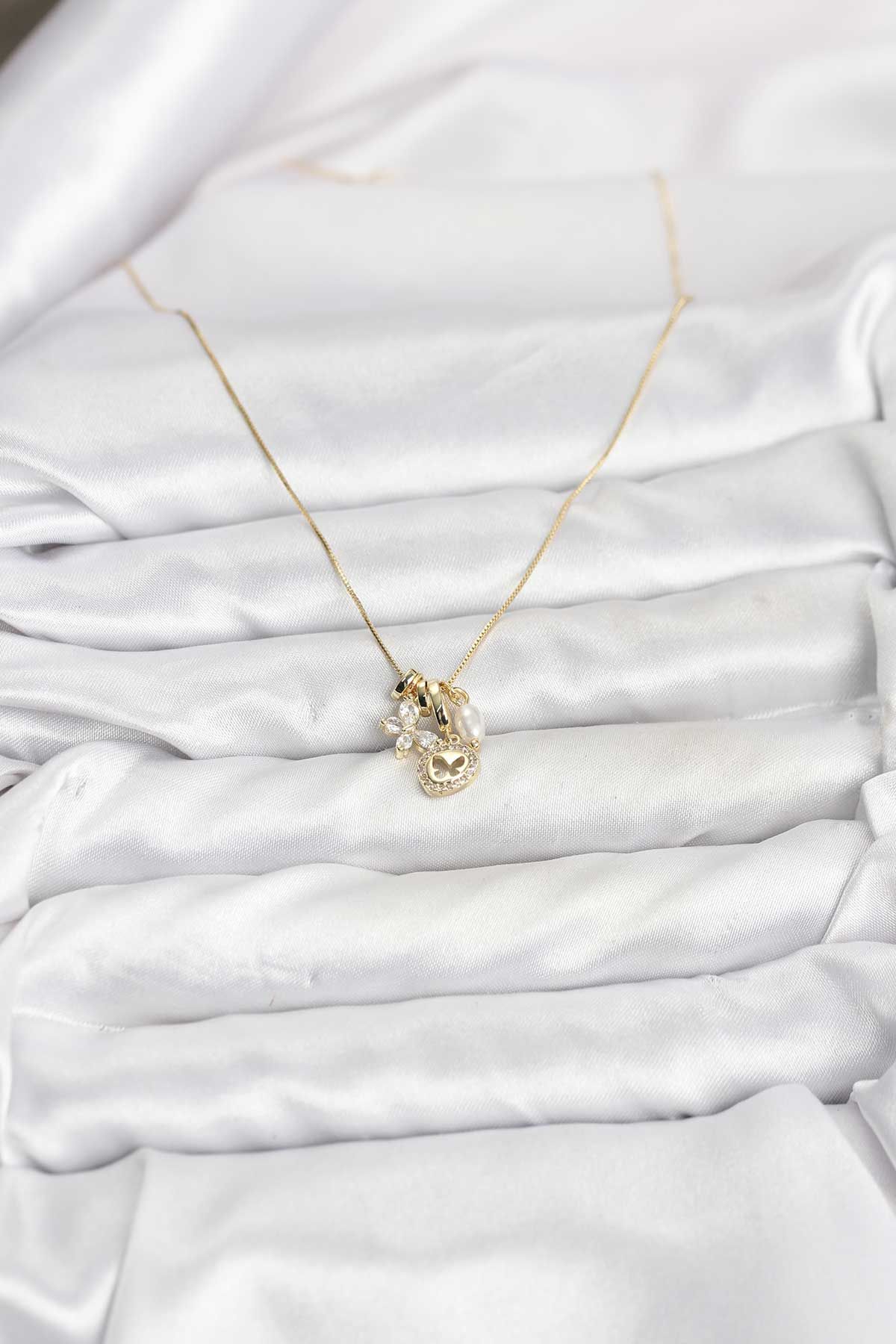 Gold Renk Pirinç Minimal Kelebek Charmlı Kadın Kolye - TJ-BKO10796