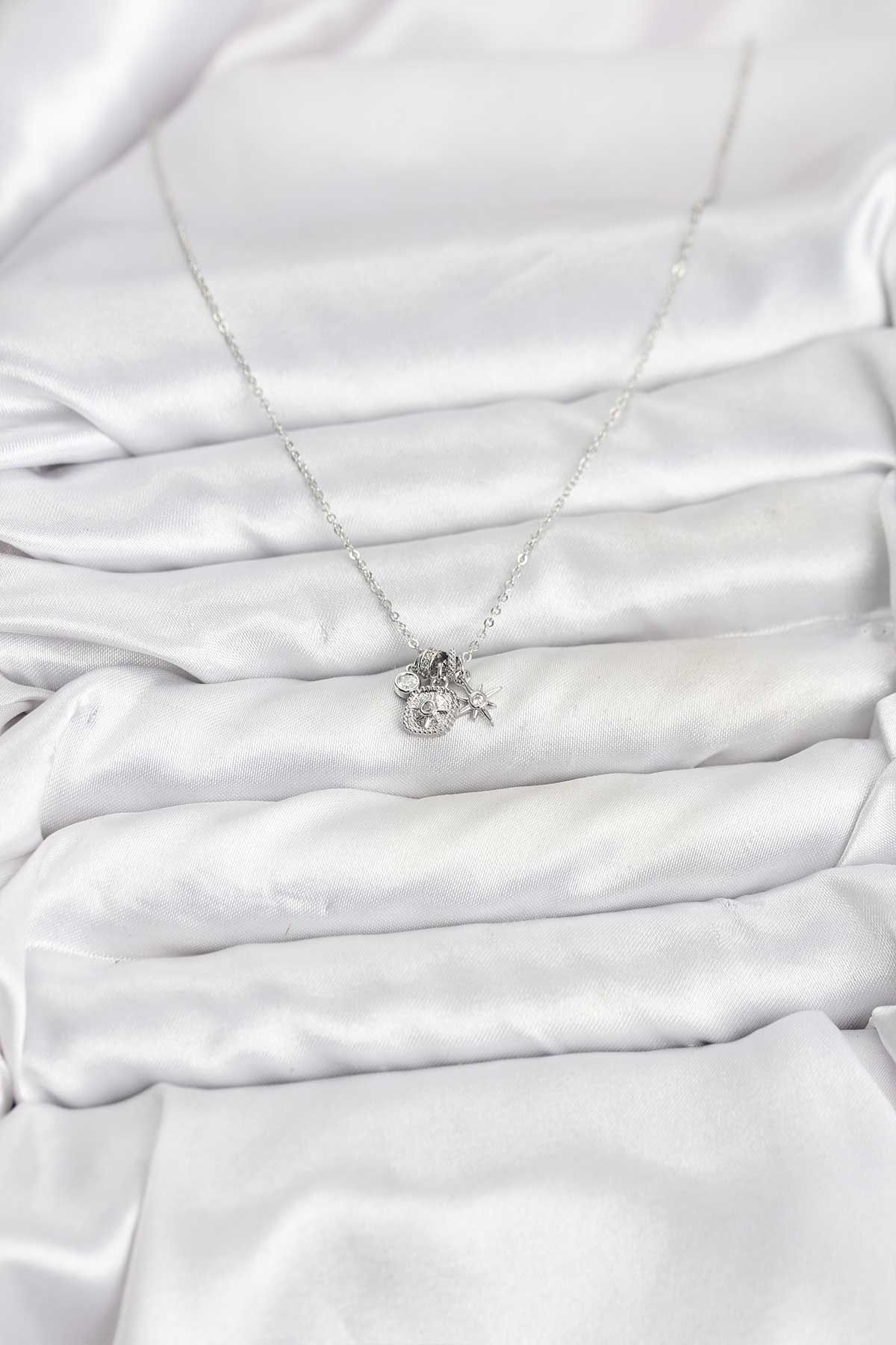 Pirinç Gümüş Renk Minimal Charmlı Kadın Kolye - TJ-BKO10804