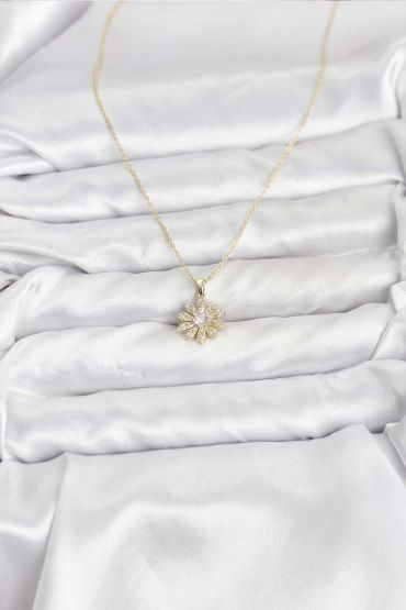 Pirinç Gold Renk Çiçek Model Kadın Kolye - TJ-BKO10805