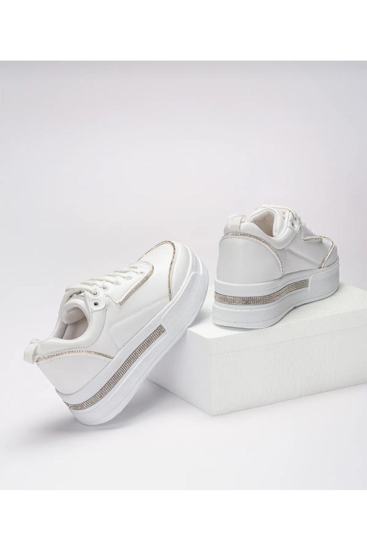 Kadın Yüksek Taban Rahat Şık Günlük Spor Ayakkabı Beyaz Renk