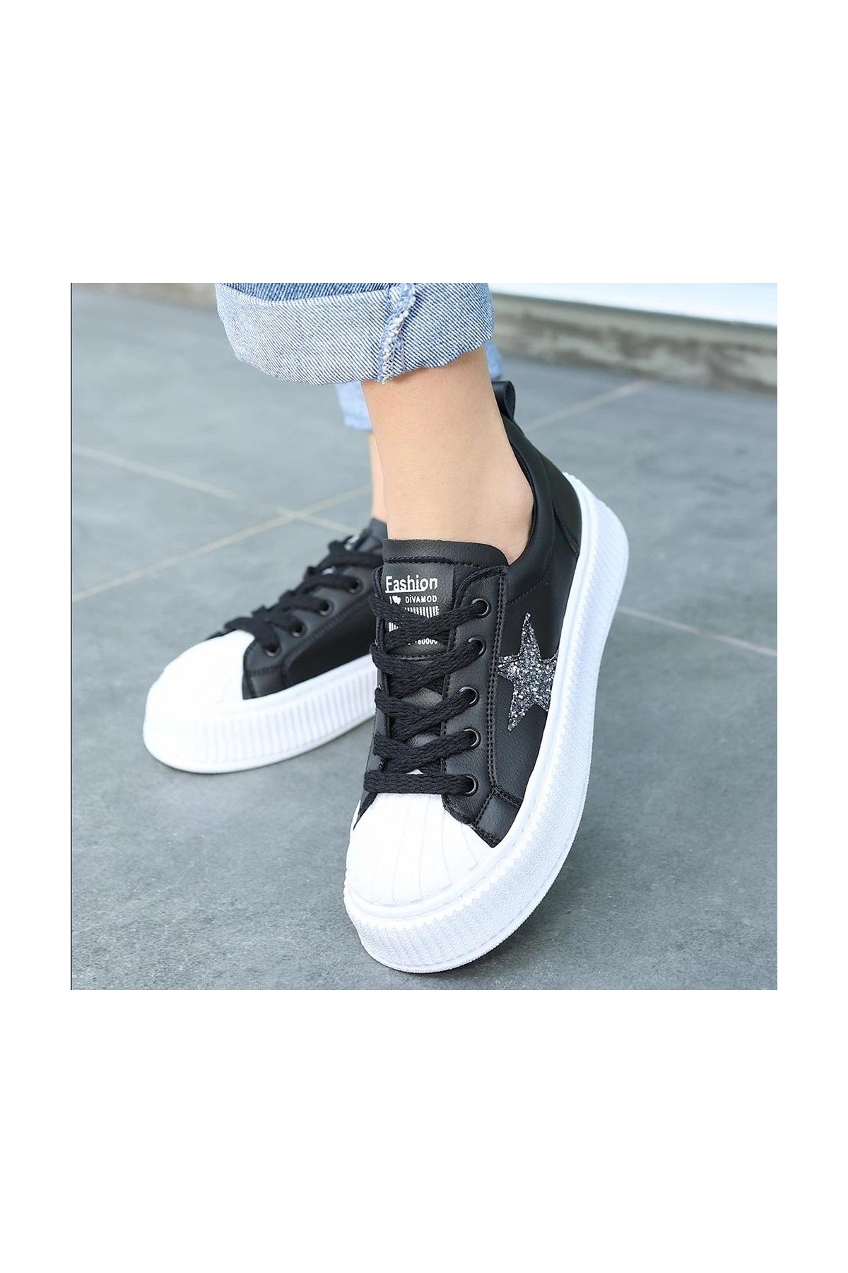 Piata Siyah Cilt Beyaz Tabanlı Bağcıklı Spor Ayakkabı