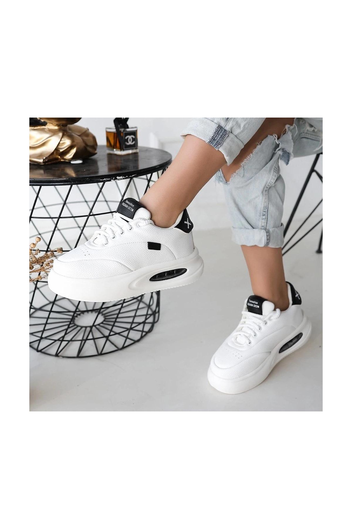 Chris Beyaz Cilt Siyah Detaylı Bağcıklı Spor Ayakkabı