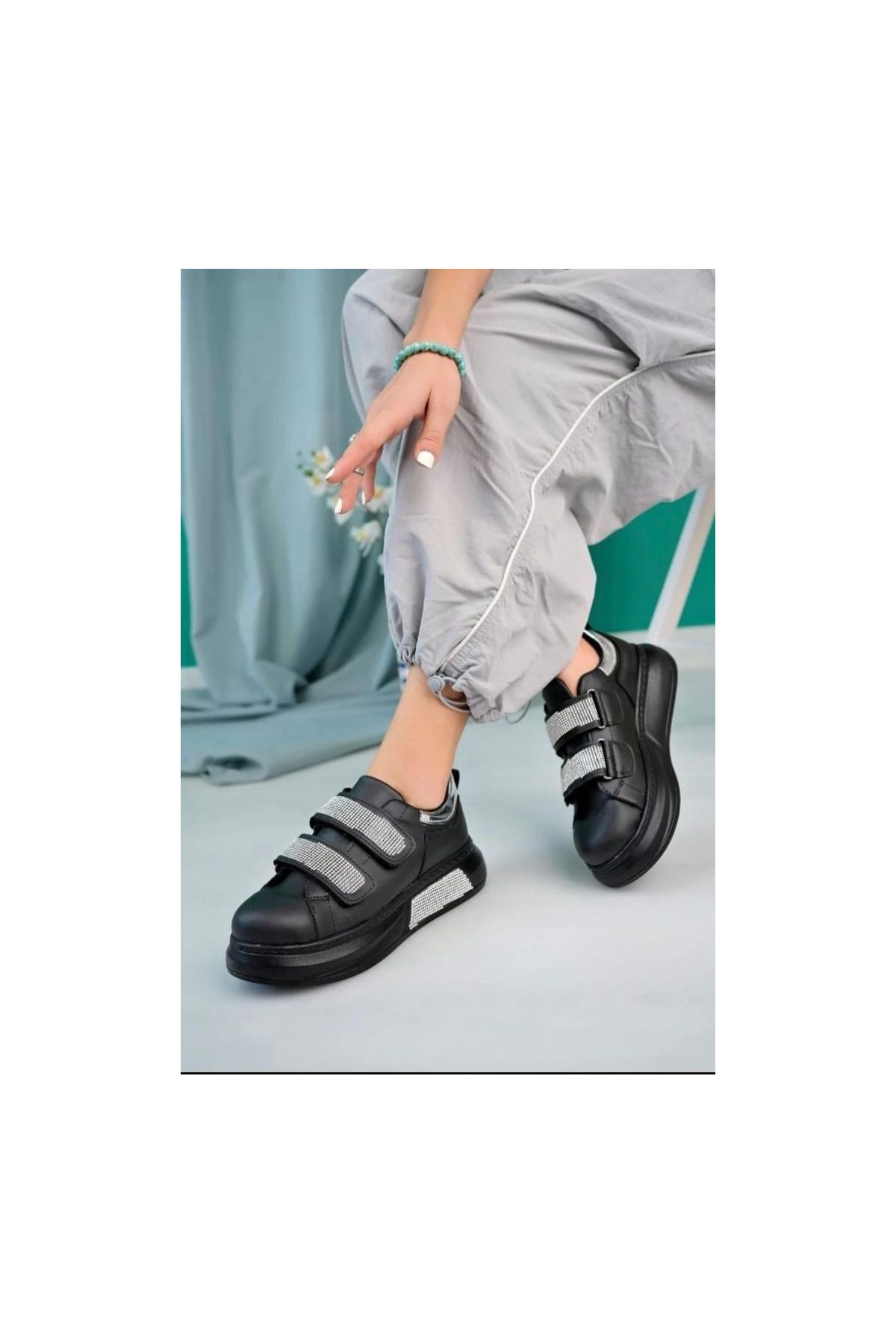 Nino Siyah Cilt Cırt Cırtlı Spor Ayakkabı