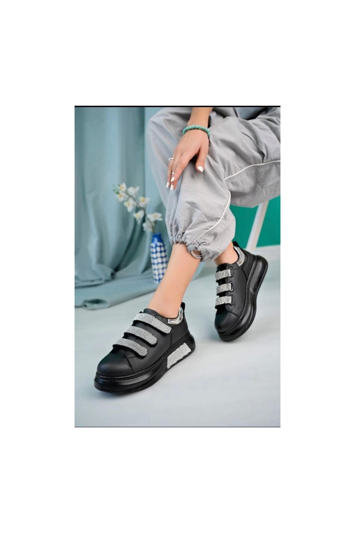 Elika Siyah Cilt Cırt Cırtlı Spor Ayakkabı