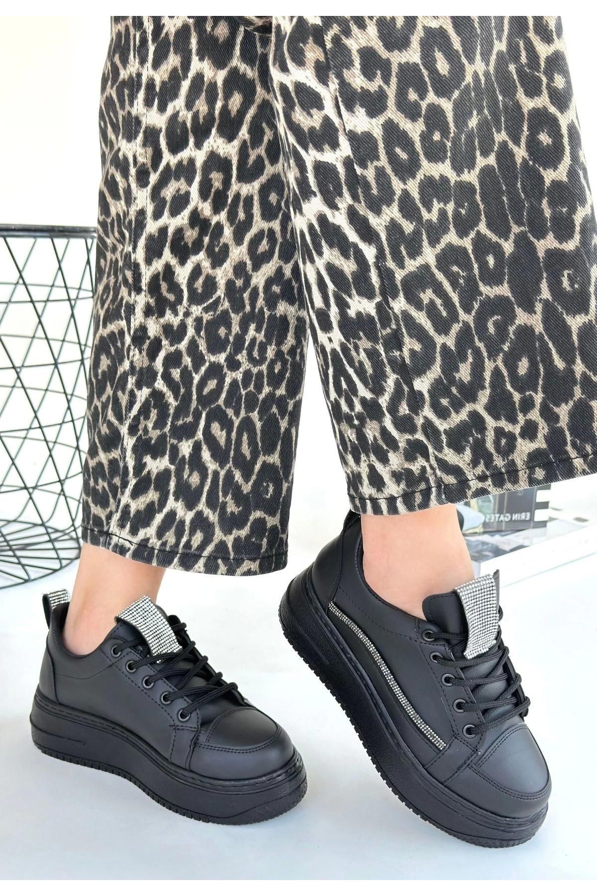 Leope Siyah Cilt Bağcıklı Spor Ayakkabı