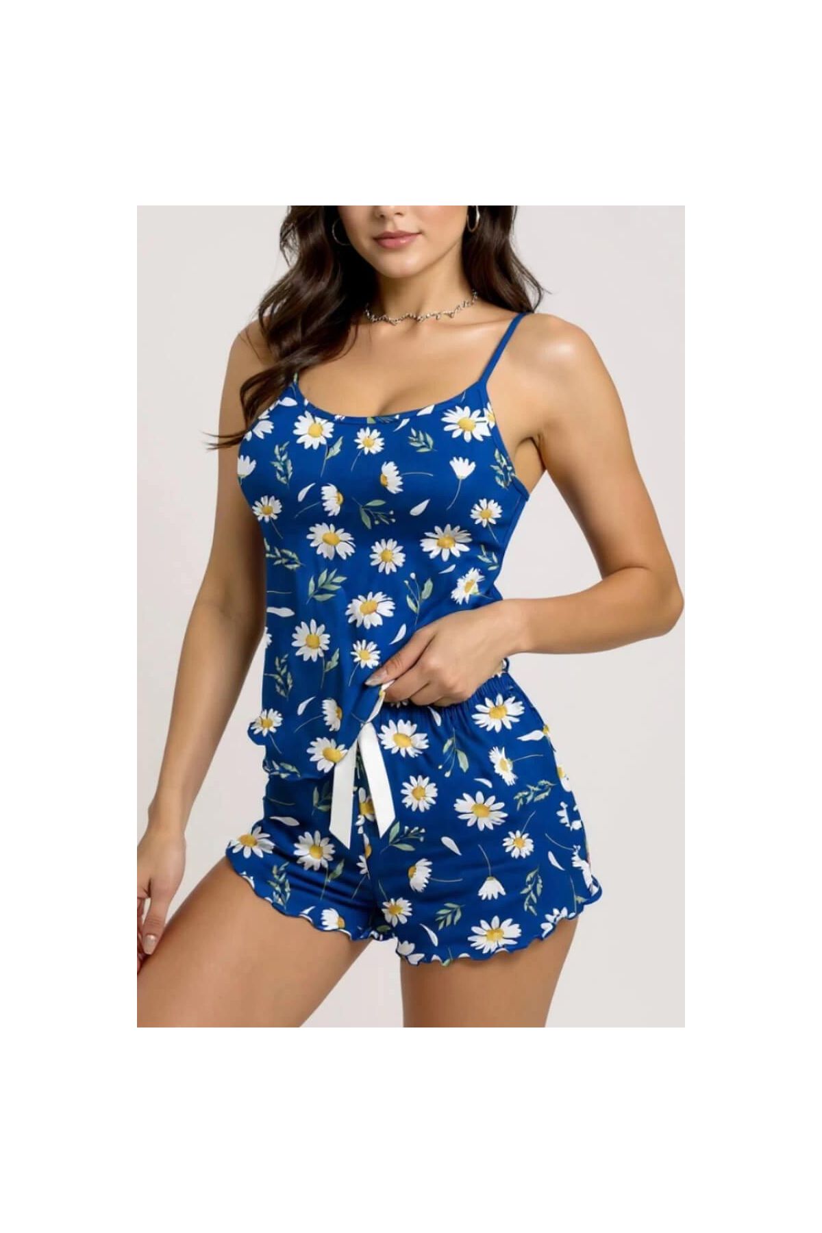 Papatya Desenli  Askılı Şortlu Pijama