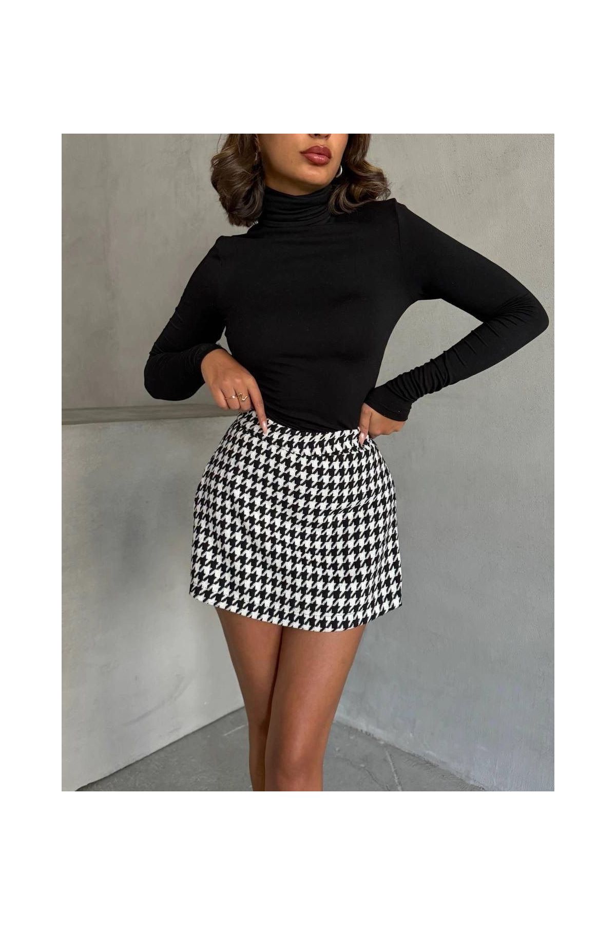 Kapaklı kaşe şort etek siyah beyaz kazayağı h261218