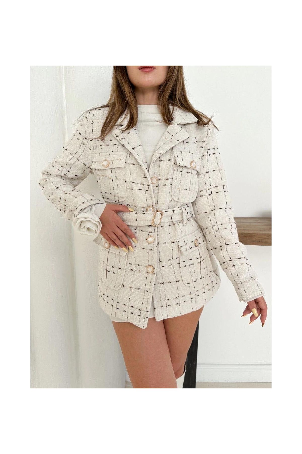 Çok düğmeli kemerli yüksek kaliteli astarlı ceket krem os255859