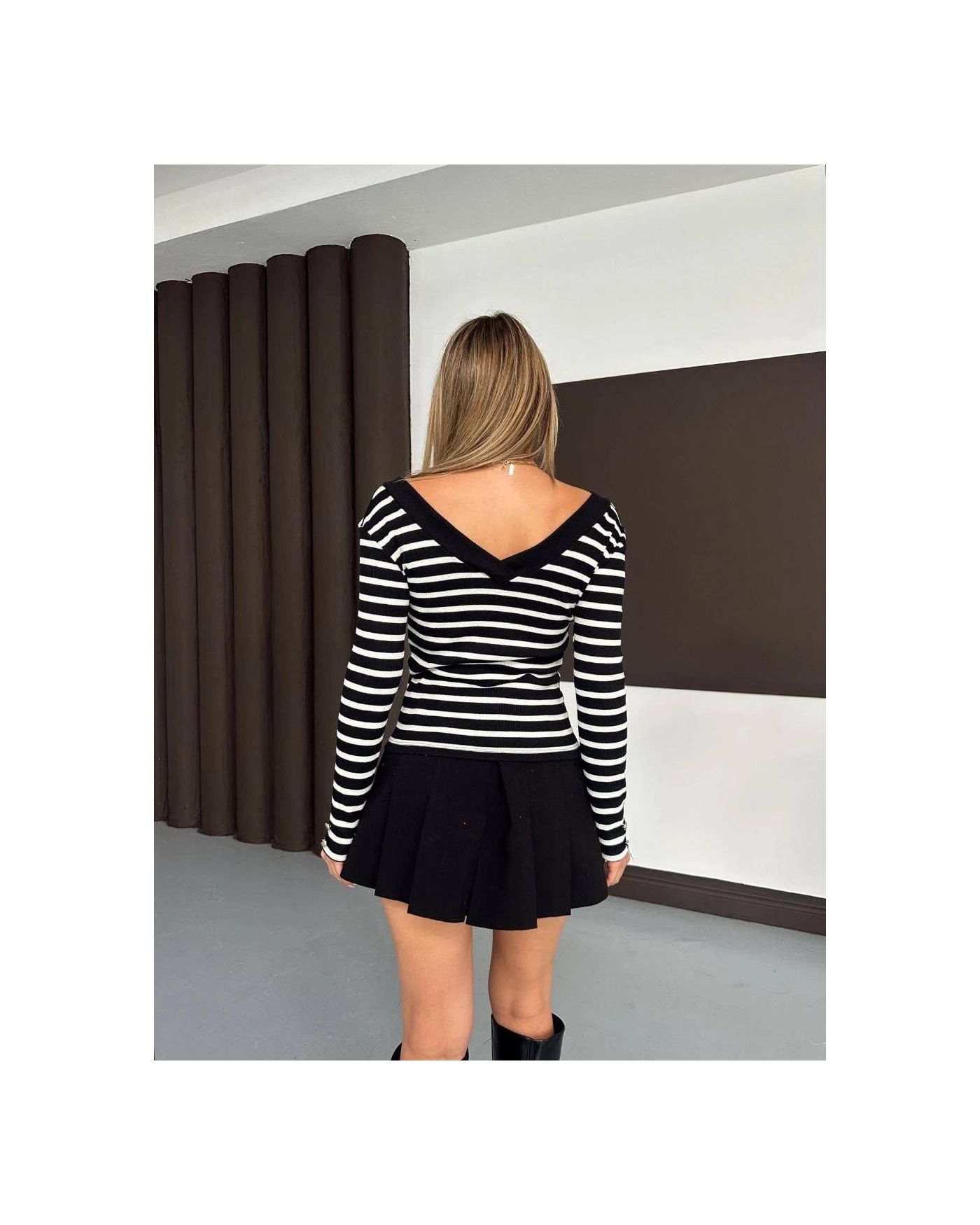 V yaka kol ve yaka düğmeli bluz siyah A4047