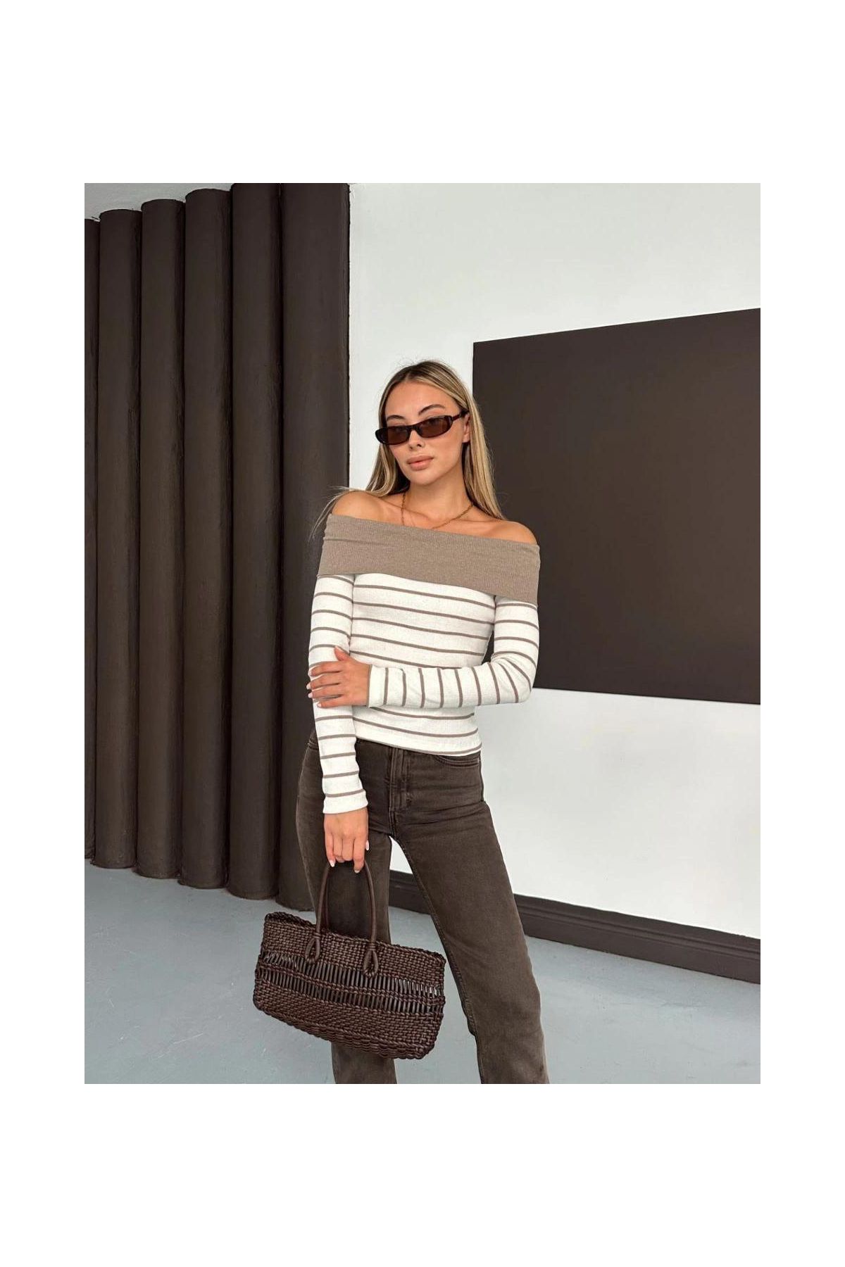 Çizgili madonna yaka kaşkorse bluz bej a844