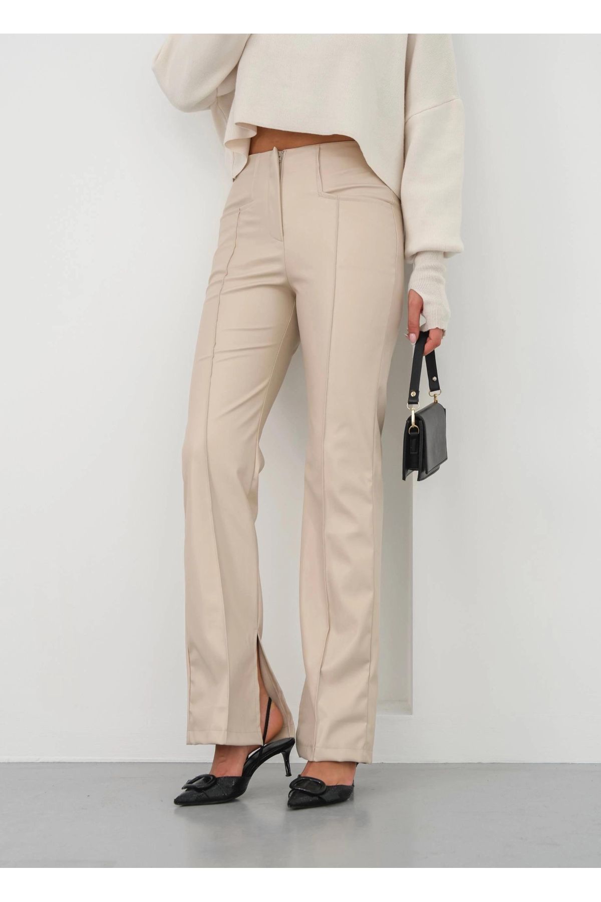 İspanyol yırtmaçlı paça deri pantolon bej hn