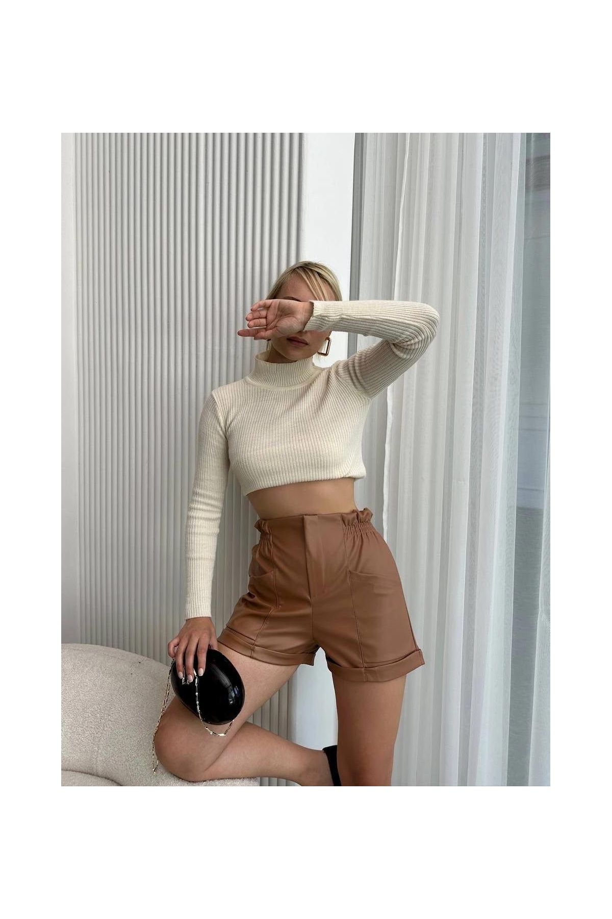Beli lastikli deri şort kahve H24605