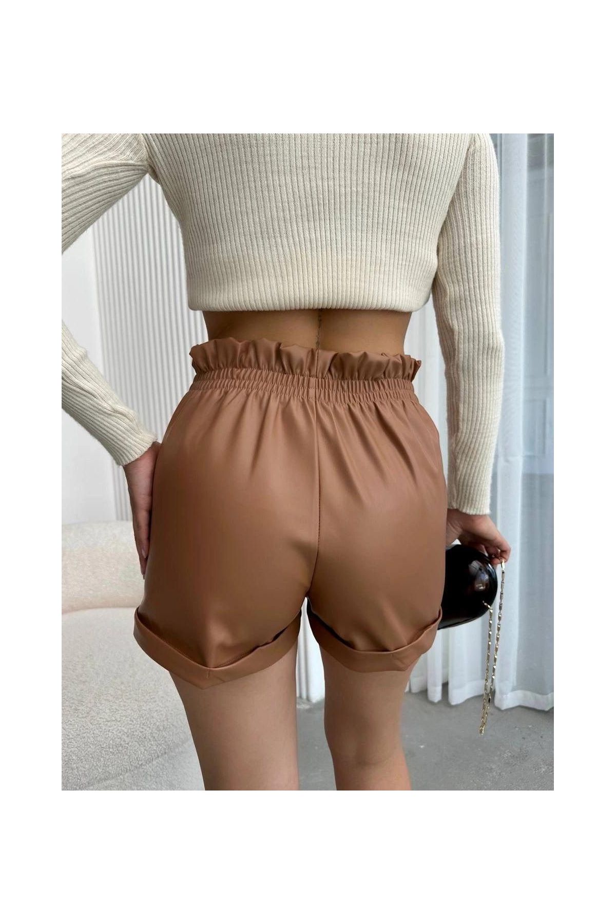 Beli lastikli deri şort kahve H24605