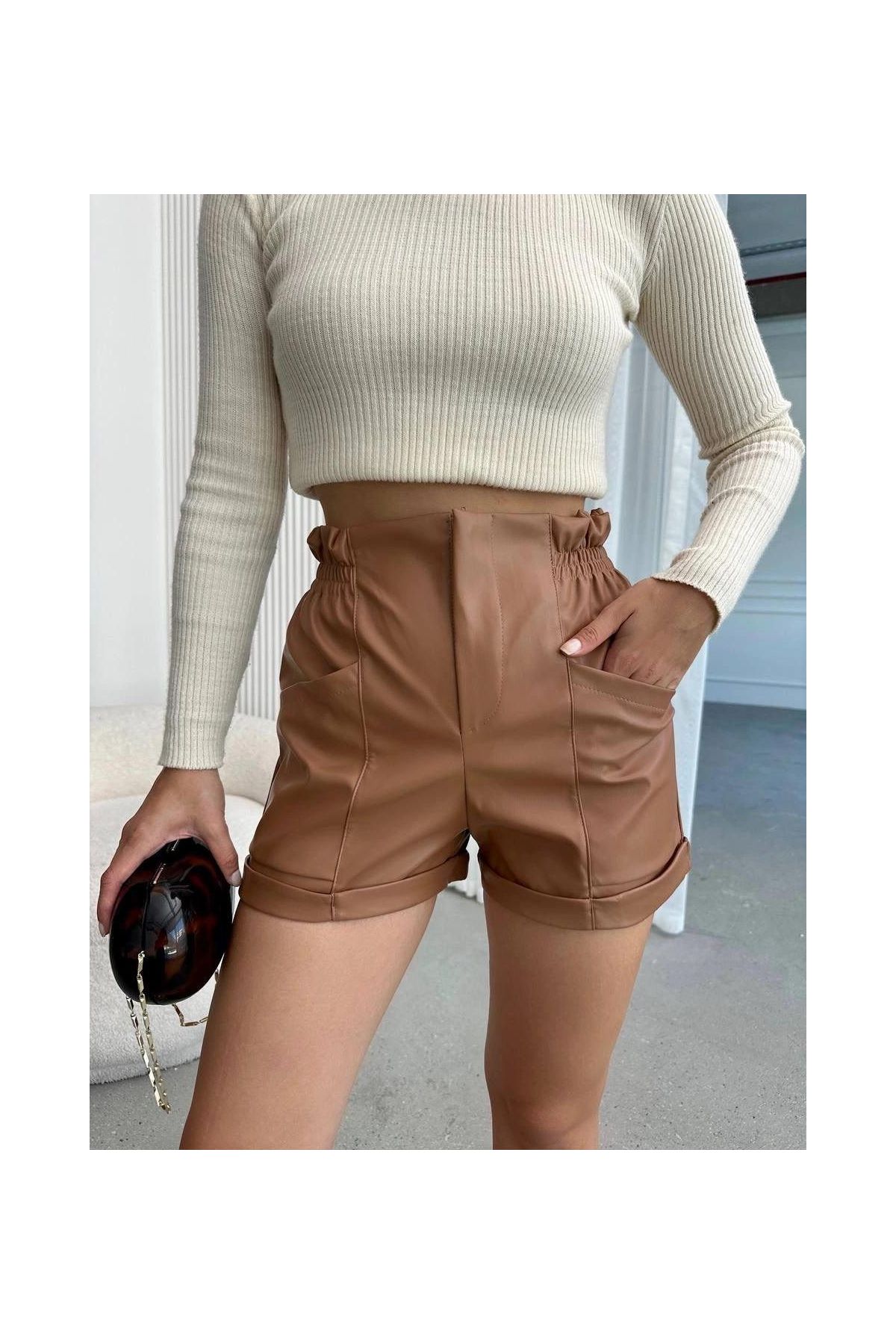 Beli lastikli deri şort kahve H24605