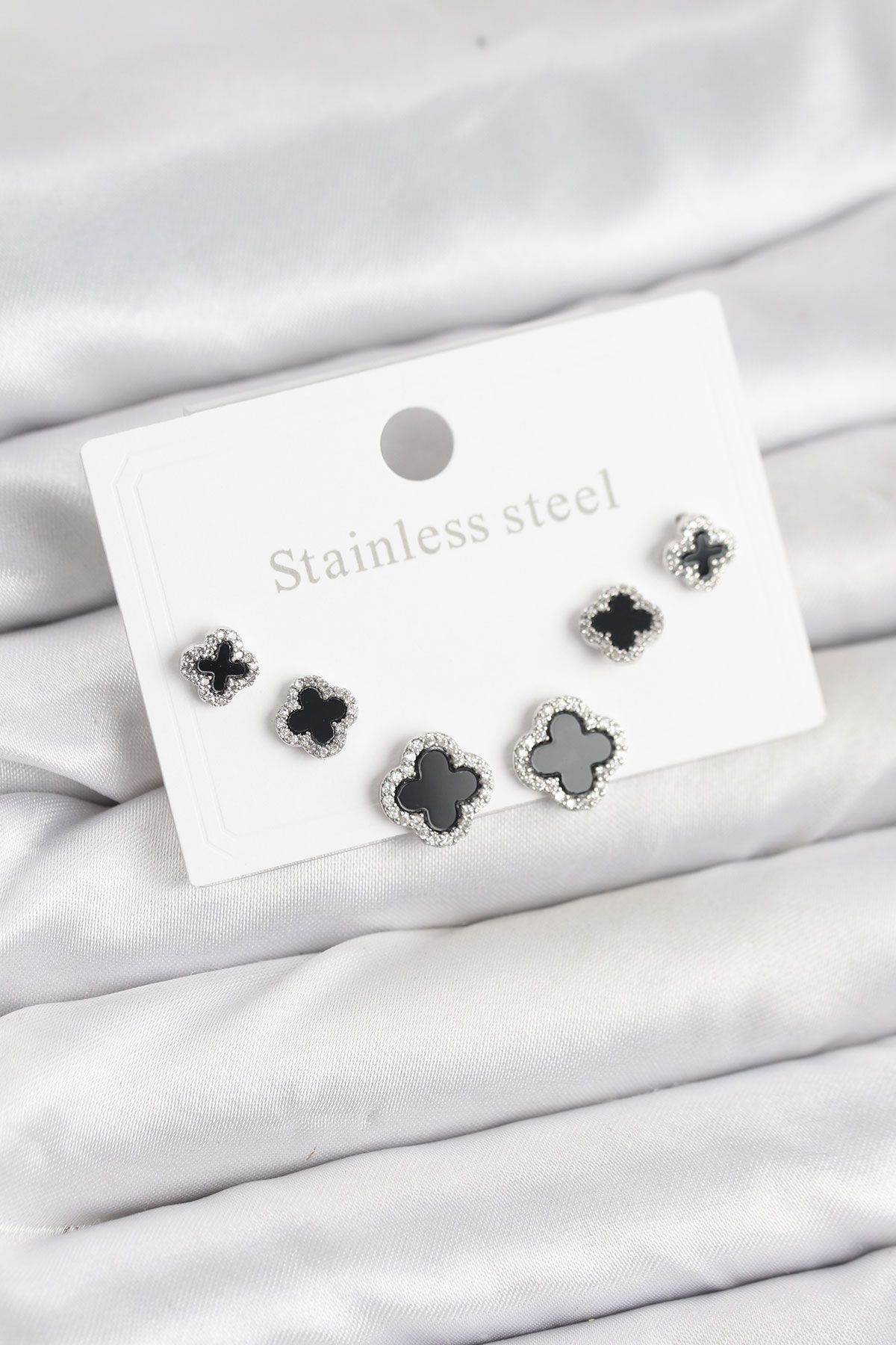 316L Çelik Gümüş Renk Zirkon Taşlı Yonca Model Kadın Küpe Seti - TJ-BKP11587