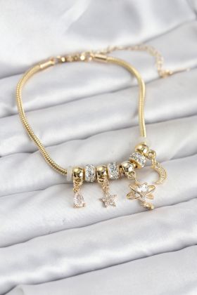 Pirinç Gold Renk Kalpli Model Charmlı Kadın Bileklik - TJ-BB8177