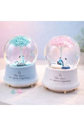 Büyük Boy Romantik Çiftler Temalı Kar Küresi