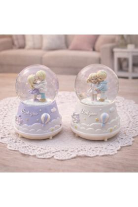 Orta Boy Işıklı Müzikli Sevimli Çiftler Kar Küresi