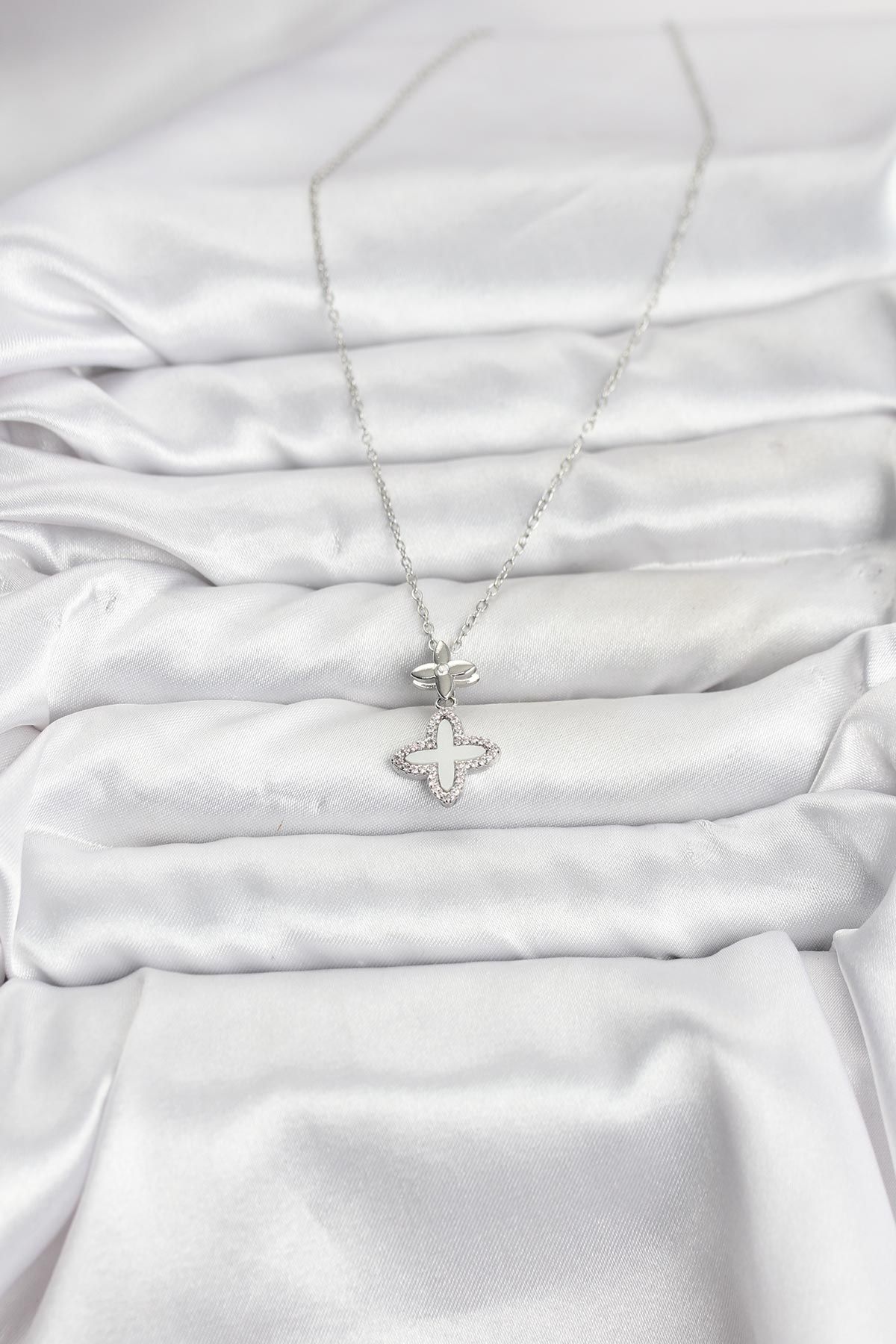 316L Çelik Zincir Gümüş Renk 4 Yapraklı Yonca Model Zirkon Taşlı Kadın Kolye - TJ-BKO10888