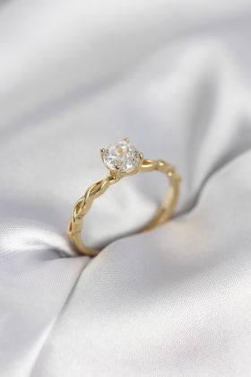 Gold Renk Sarmal Zincir Model Tek Taş Model Zirkon Taşlı Kadın Yüzük - TJ-BYK3975