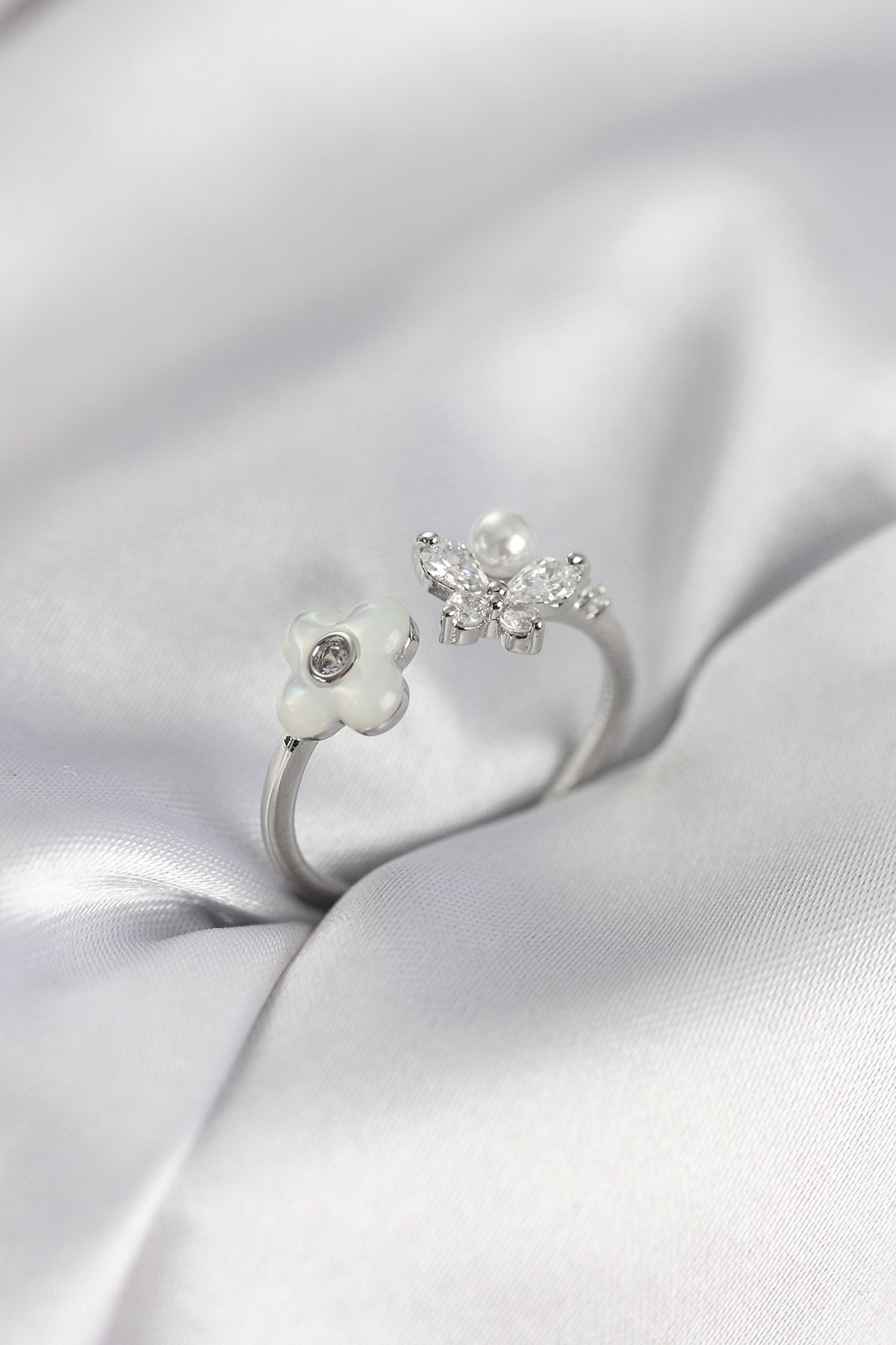 Gümüş Renk Sedefli Çiçek Model Kadın Yüzük - TJ-BYK3982