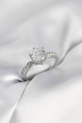 Zirkon Taşlı Tek Taş Model Gümüş Renk Kadın Yüzük - TJ-BYK4021