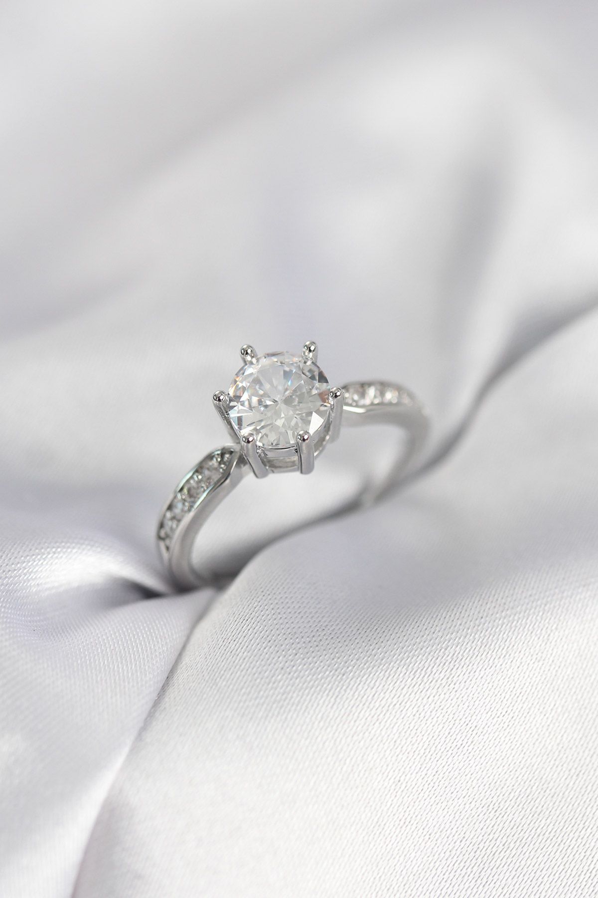 Zirkon Taşlı Tek Taş Model Gümüş Renk Kadın Yüzük - TJ-BYK4021