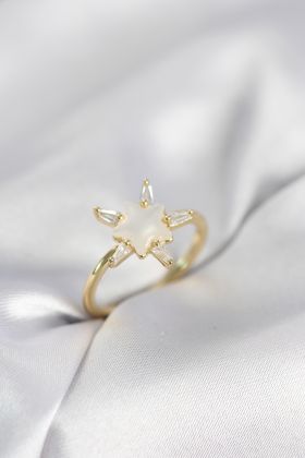 Gold Renk Yıldız Model Sedefli Zirkon Taşlı Kadın Yüzük - TJ-BYK4052