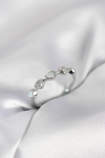 Gümüş Renk Minimal Kalp Model Zirkon Taşlı Pirinç Kadın Yüzük - TJ-BYK4061