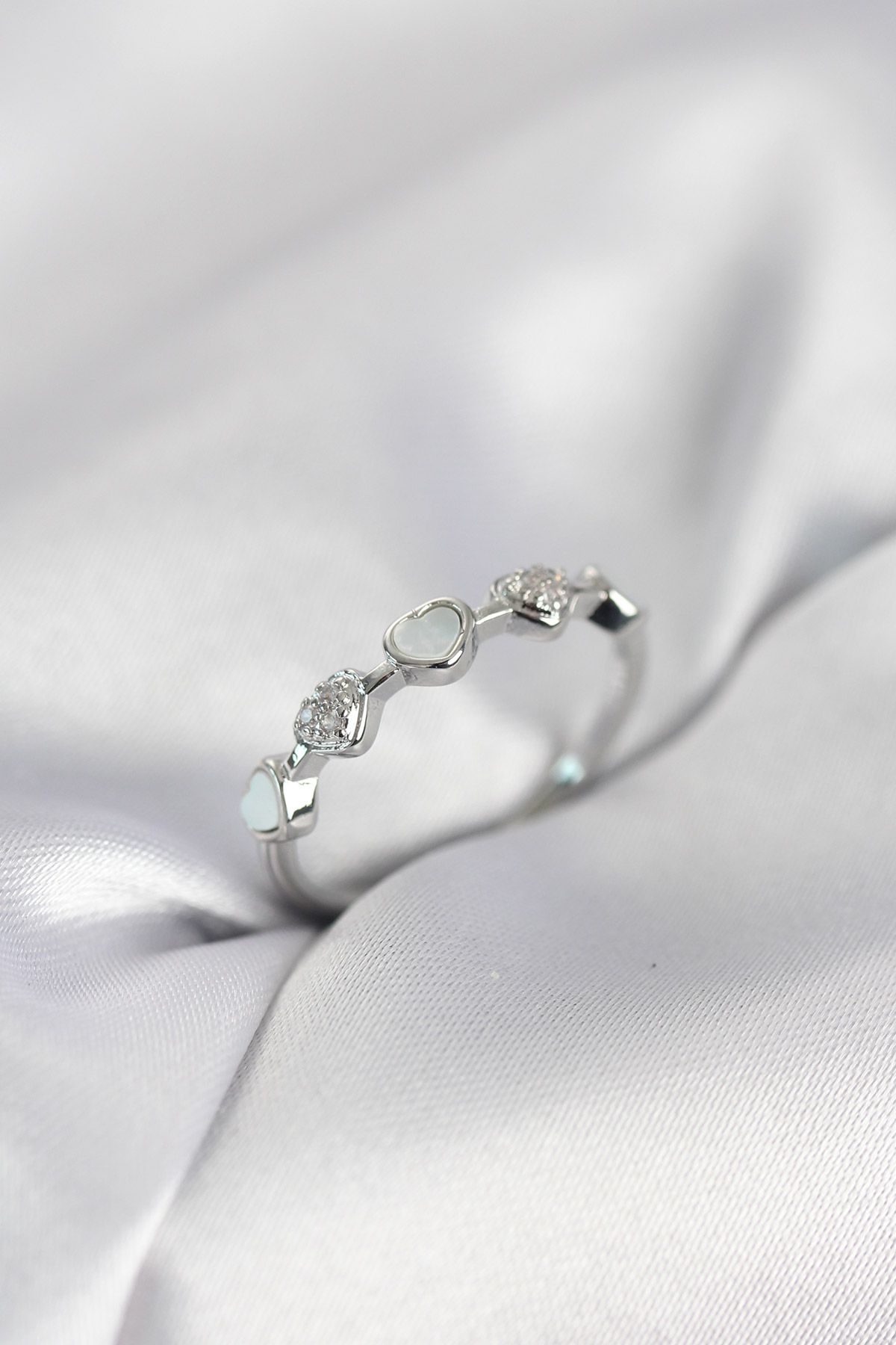 Gümüş Renk Minimal Kalp Model Zirkon Taşlı Pirinç Kadın Yüzük - TJ-BYK4061