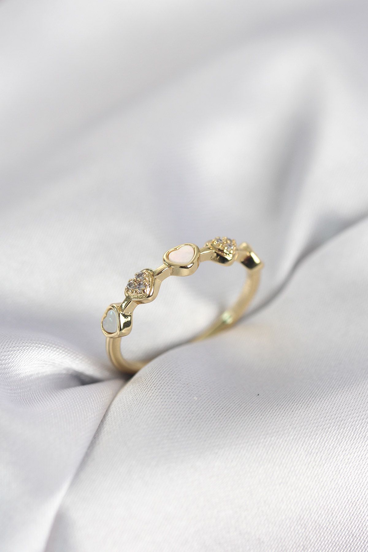 Gold Renk Minimal Kalp Model Zirkon Taşlı Pirinç Kadın Yüzük - TJ-BYK4062