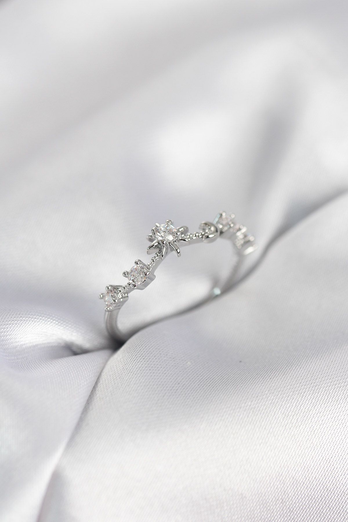 Gümüş Renk Gece Temalı Zirkon Taşlı Kadın Yüzük - TJ-BYK4110