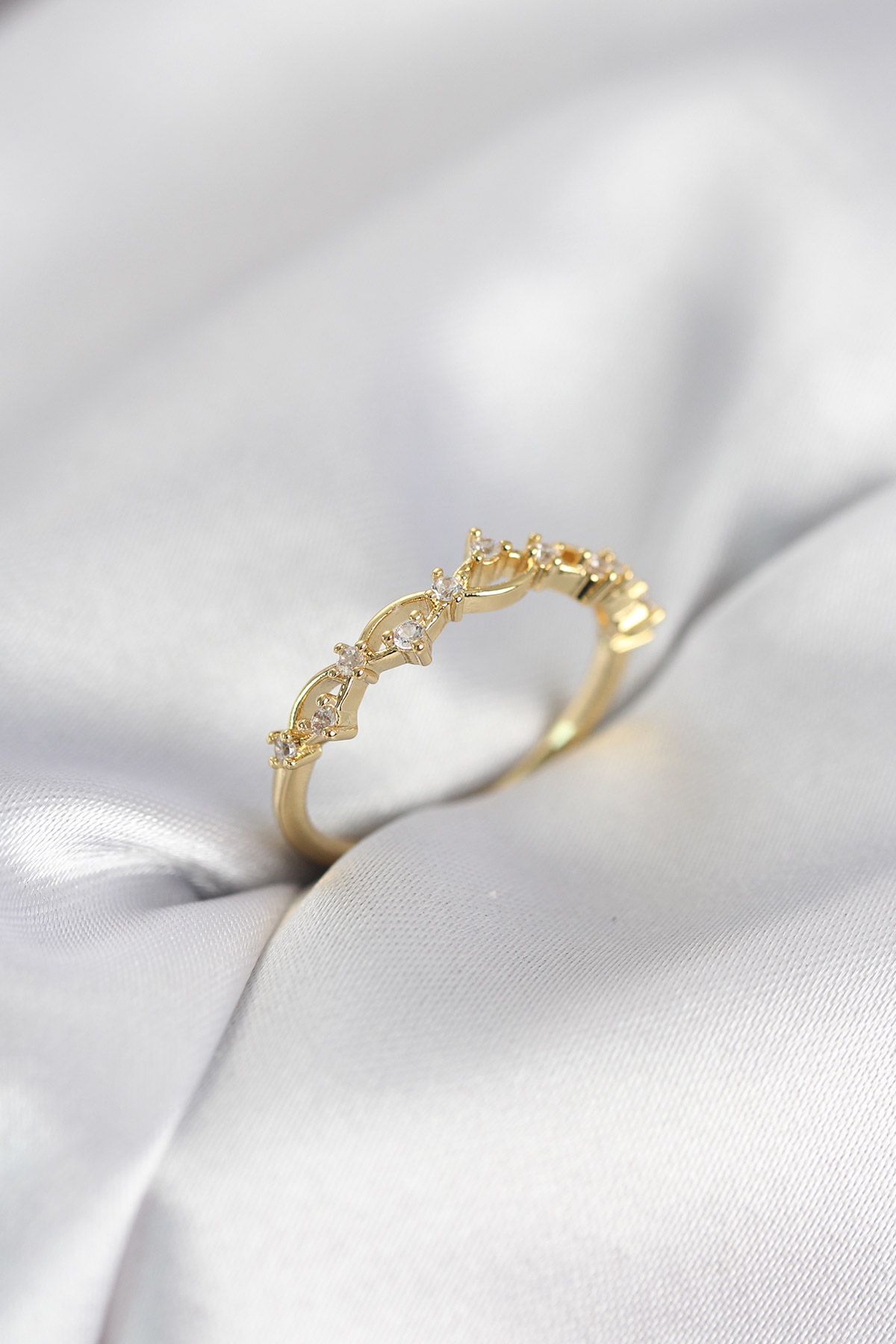 Zirkon Taşlı Pirinç Gold Renk Kadın Yüzük - TJ-BYK4137