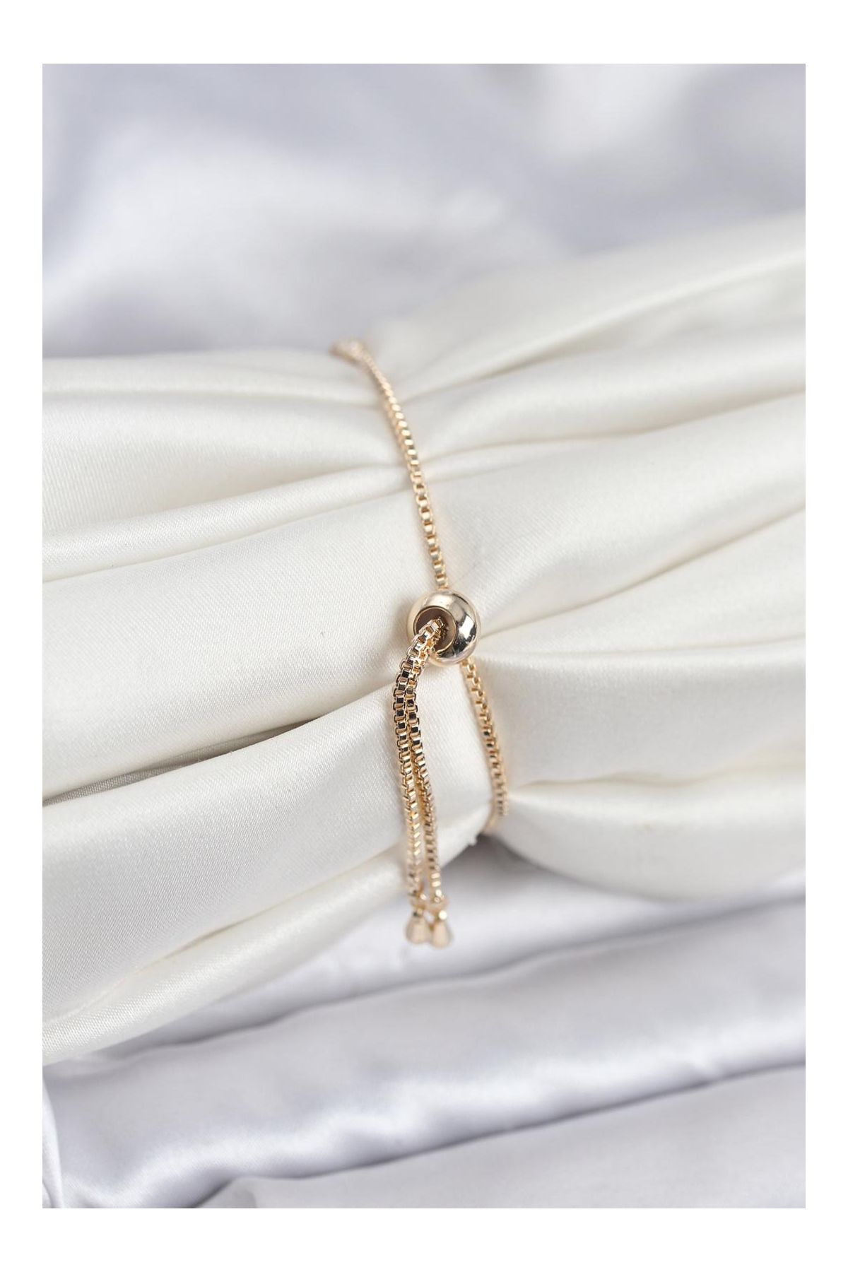 Gold Renk Zincir Model Zirkon Taşlı Pirinç Asansörlü Kadın Bileklik - TJ-BB8332