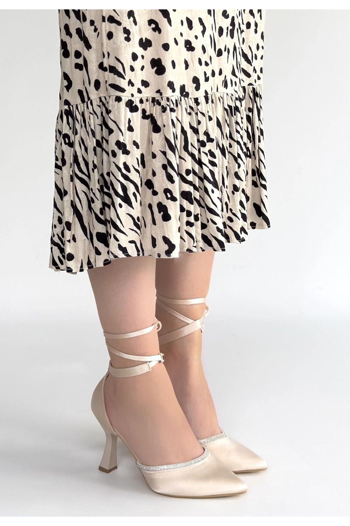 Tenja Bej Saten Bilekten Bağcıklı Topuklu Ayakkabı