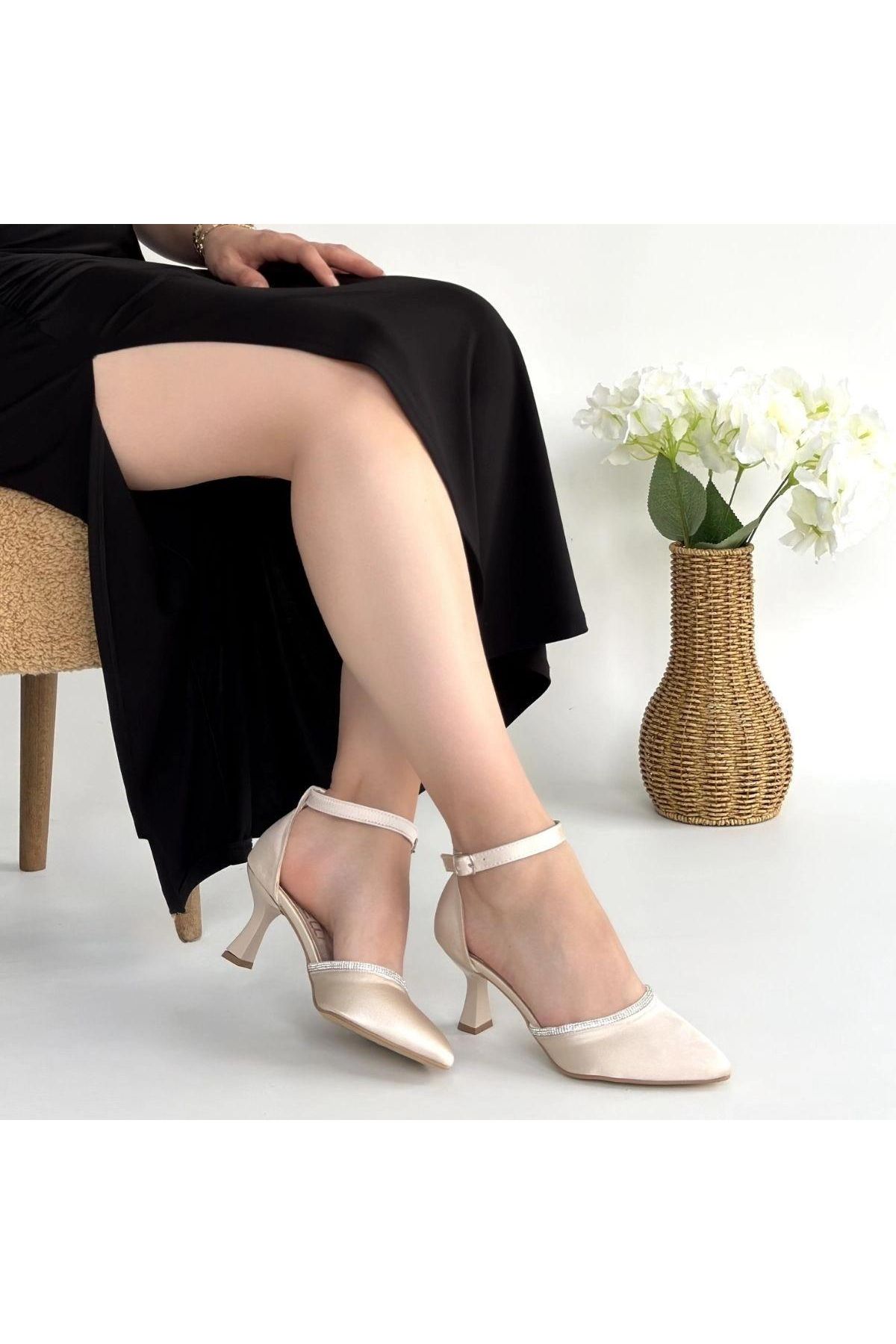 Mejja Bej Saten Topuklu Ayakkabı