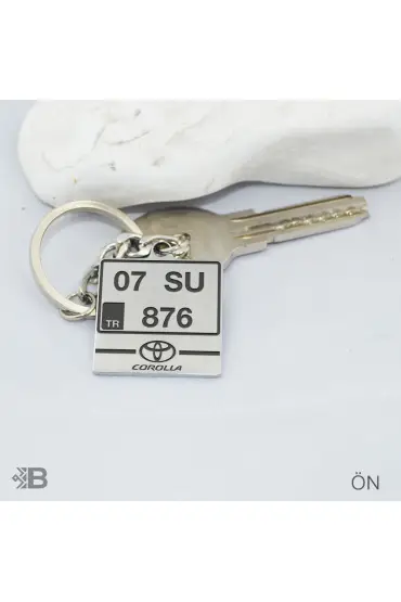 Kişiye Özel Toyota Corolla Kare Plaka Anahtarlık 