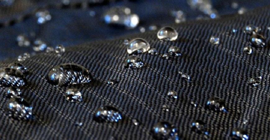 Water-Resistant a Waterproof: Jaka jest różnica?
